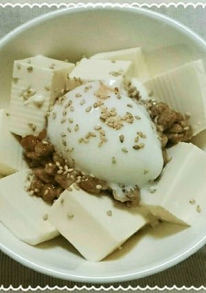 ダイエッター必見 豆腐丼 納豆温卵添え-レシピのメイン写真