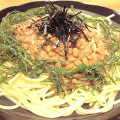 รูปของ 味付け簡単！納豆となめ茸のトロトロパスタ