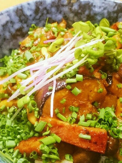 ベーコンとたっぷり野菜の洋風丼ぶり-レシピのメイン写真