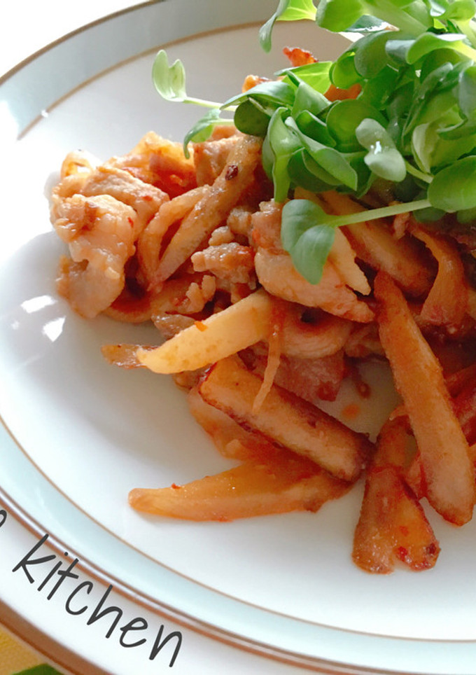 ＊簡単＊豚こま肉とごぼうの辛味噌マヨ炒め-レシピのメイン写真