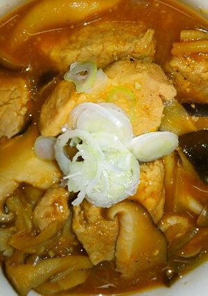 簡単♪豚肉とキノコのケチャップ味噌煮込み-レシピのメイン写真