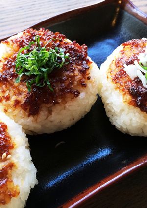 ガーリック男味噌3種の♪焼きおにぎり-レシピのメイン写真