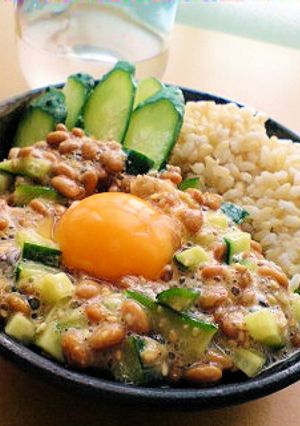 つるっとさっぱり♪ゴマ味噌きゅうり納豆丼-レシピのメイン写真