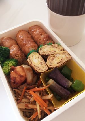 毎日男弁当⁂肉巻おにぎりとチゲスープ弁当-レシピのメイン写真
