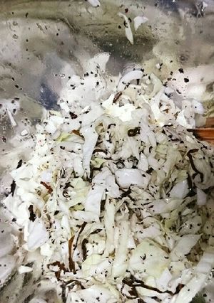 簡単過ぎる！！キャベツの塩こぶゆかり和え-レシピのメイン写真