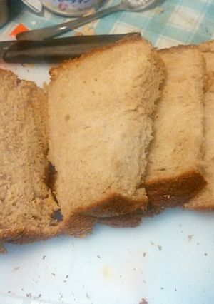 全粒粉パンを崩さない切り方-レシピのメイン写真