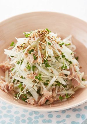 大根とスプラウトの丸鶏サラダ-レシピのメイン写真