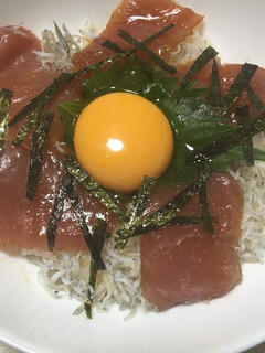 マグロとしらすの丼-レシピのメイン写真