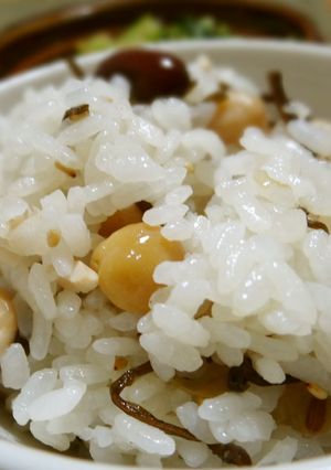 混ぜるだけ！水煮豆と塩こぶ混ぜご飯☆-レシピのメイン写真