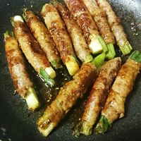 基本からアレンジまで！思わずつくりたくなる「豚のネギ巻き」のレシピ