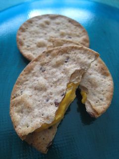 子供のおやつ チーズ&クラッカー-レシピのメイン写真