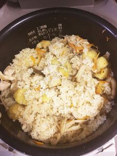 栗とキノコの炊き込みご飯♪-レシピのメイン写真