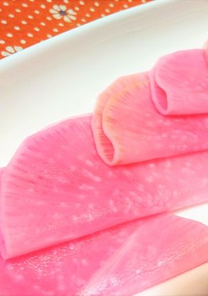 サッパリ★かわいく【桃色大根の甘酢漬け】-レシピのメイン写真