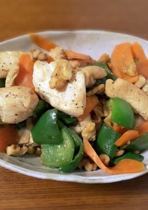 【冬の薬膳】鶏とピーマンのくるみ炒め-レシピのメイン写真