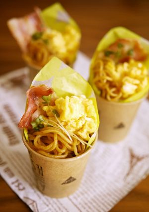 スクランブルエッグ乗せ♡焼そば-レシピのメイン写真
