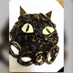 รูปของ ハロウィンに簡単 黒猫のイカスミパスタ！