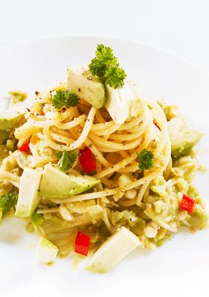 アボカドとえのき&玉葱でパスタ♪-レシピのメイン写真