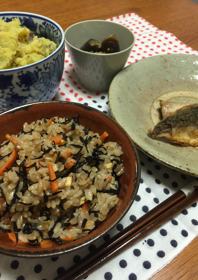 炊飯器で簡単に。ひじきの炊き込みごはん-レシピのメイン写真
