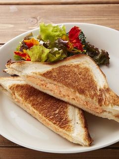 とろ~りサーモンのホットサンド-レシピのメイン写真