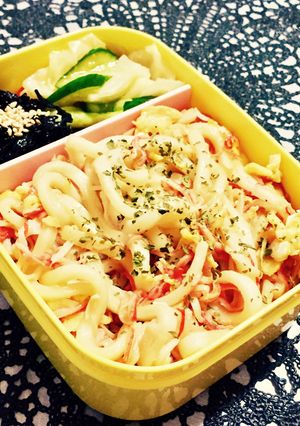 簡単5分で、卵とカニカマの焼きうどん-レシピのメイン写真