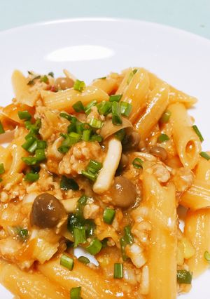 しめじ&鶏挽肉でミソなペンネ♪-レシピのメイン写真
