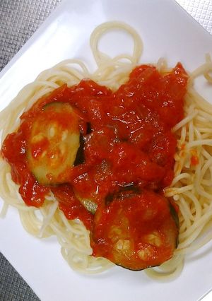 ズッキーニのトマトソースパスタ-レシピのメイン写真