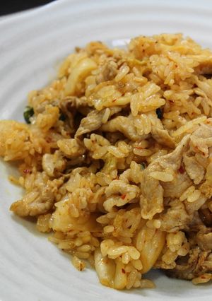 具材は二種だけ！超簡単豚キムチチャーハン-レシピのメイン写真