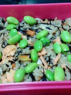 鮭とひじきの炊き込みご飯-レシピのメイン写真