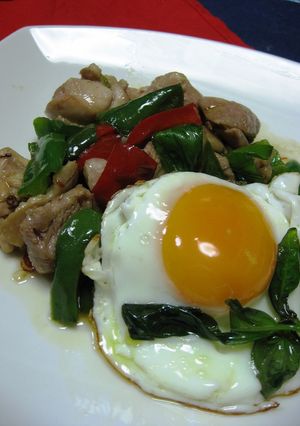 カフェ飯風♪鶏もも肉のガッパオ-レシピのメイン写真