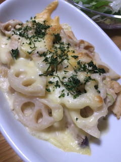 鶏むね肉とレンコンとしめじのグラタン-レシピのメイン写真