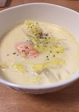 白菜と鮭の豆乳スープ-レシピのメイン写真