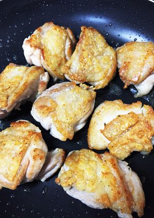 鳥もも肉 塩焼き 皮パリパリ ！油不要！-レシピのメイン写真