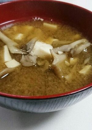 豆腐と舞茸の味噌汁-レシピのメイン写真
