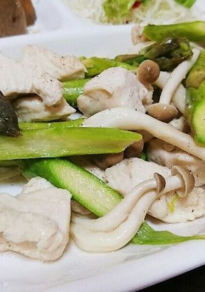 鶏ももアスパラ蒸し焼き(レンジで)-レシピのメイン写真