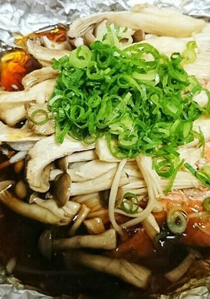 秋らしい生鮭とキノコのホイル焼き☆美味-レシピのメイン写真
