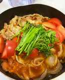 薬味（ミョウガ大葉）卵のトマト豚すき焼き