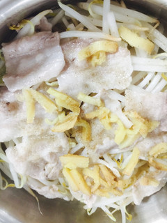 豚ともやしで簡単!蒸し煮-レシピのメイン写真