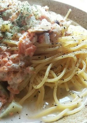 簡単 鮭とキノコのホワイトパスタ-レシピのメイン写真