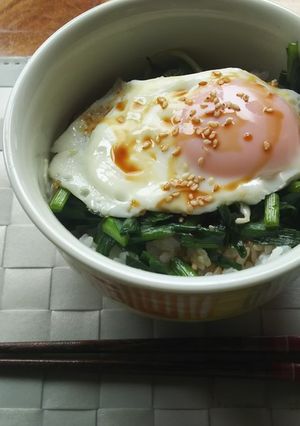 １人前100円でできるニラ玉丼-レシピのメイン写真