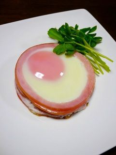 ハムセルクルエッグ!厚~い目玉焼き-レシピのメイン写真