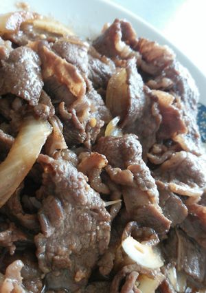 牛肉と玉ねぎの甘辛味噌炒め♪-レシピのメイン写真