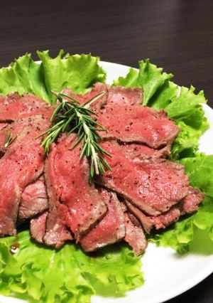 絶品！ガーリック香るローストビーフ-レシピのメイン写真