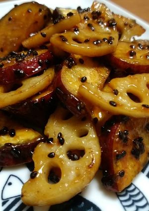 レンコンとさつまいもの甘辛照りバター炒め-レシピのメイン写真