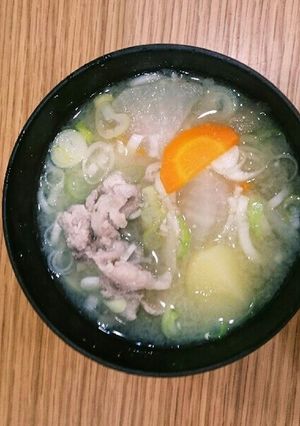 定番の豚汁☆ボリューム満点の味噌汁♪-レシピのメイン写真