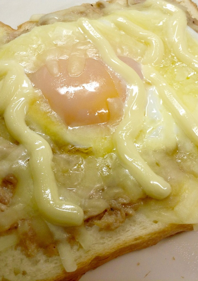 朝食めちゃうま ツナと目玉焼きトースト-レシピのメイン写真