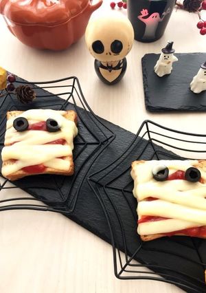 ハロウィンに♪ミイラのピザトースト-レシピのメイン写真