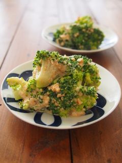 ブロッコリーの胡麻マヨ和え-レシピのメイン写真