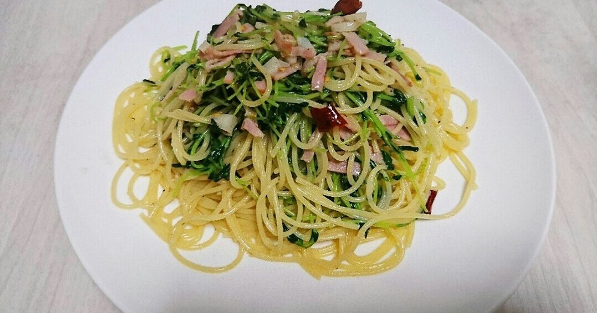 簡単☆豆苗とベーコンのペペロンチーノ☆ by hiroakko46