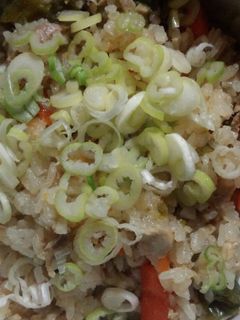 マグロツナ ピーマン 人参 炊き込みご飯-レシピのメイン写真