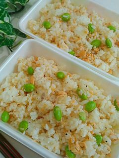 みんな大好き☆鮭と枝豆の簡単混ぜご飯-レシピのメイン写真